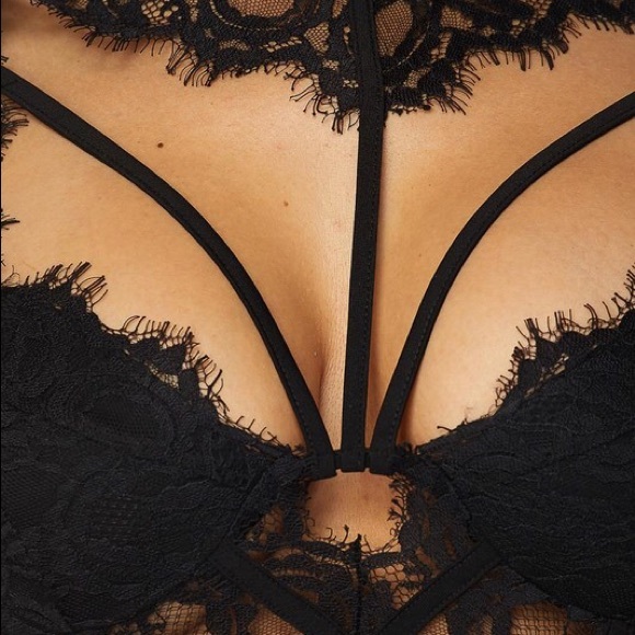 SOLD OUT Black Eyelash Lace Strappy Bustier Crop Bralette - Picture 5 of 7